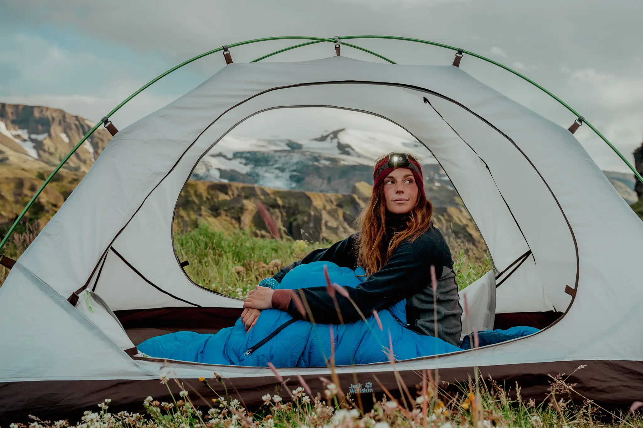 discover how to balance adventurous trail travel with comfortable lodging options for a perfect outdoor getaway.