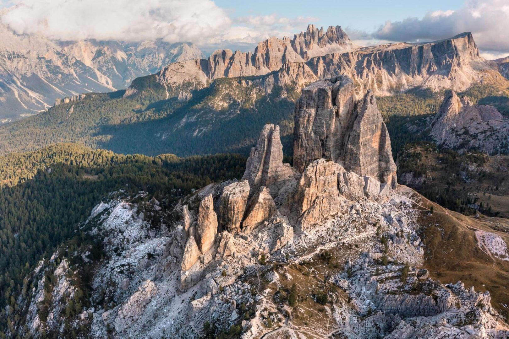 discover expert tips for planning trail stays that offer the best views. maximize your outdoor adventure with perfect locations and scenic routes.